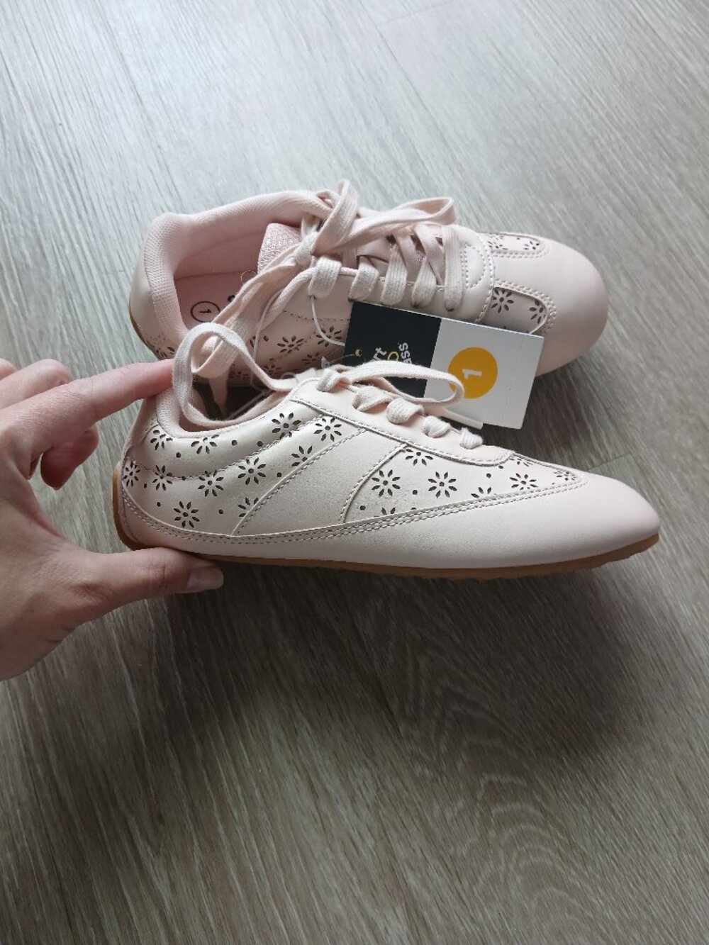 NWT LITTLE GIRLS SIZE 1 BRAND NEW ART CLASS LIGHT PINK TENNIS SHOES